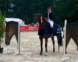 jumper Loli Pop (Hanoverian, 2003, from Landjäger G)