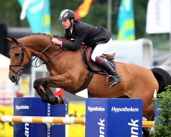 jumper Kyra Adelheid (KWPN (Royal Dutch Sporthorse), 1992, from Aram)