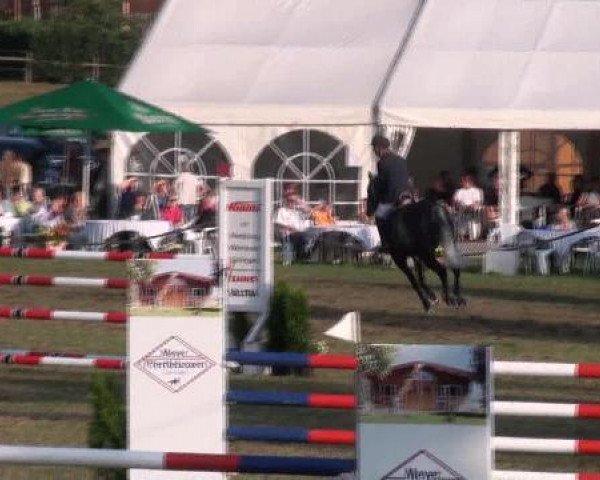 Nienburg 2012
Samstag, den 25.08.2012
03. Barrierenspringprfg.Kl.S*
