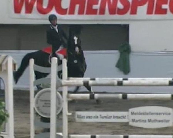 Neunkirchen 2011
Sonntag, den 02.10.2011
13 Springprüfung Kl.S*