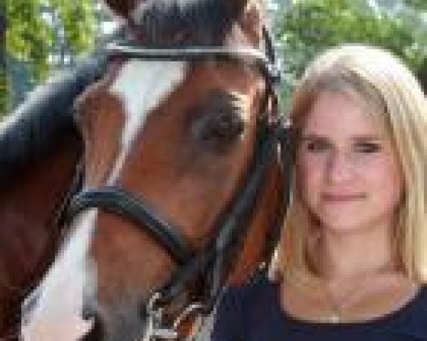 Sophie van den Brink